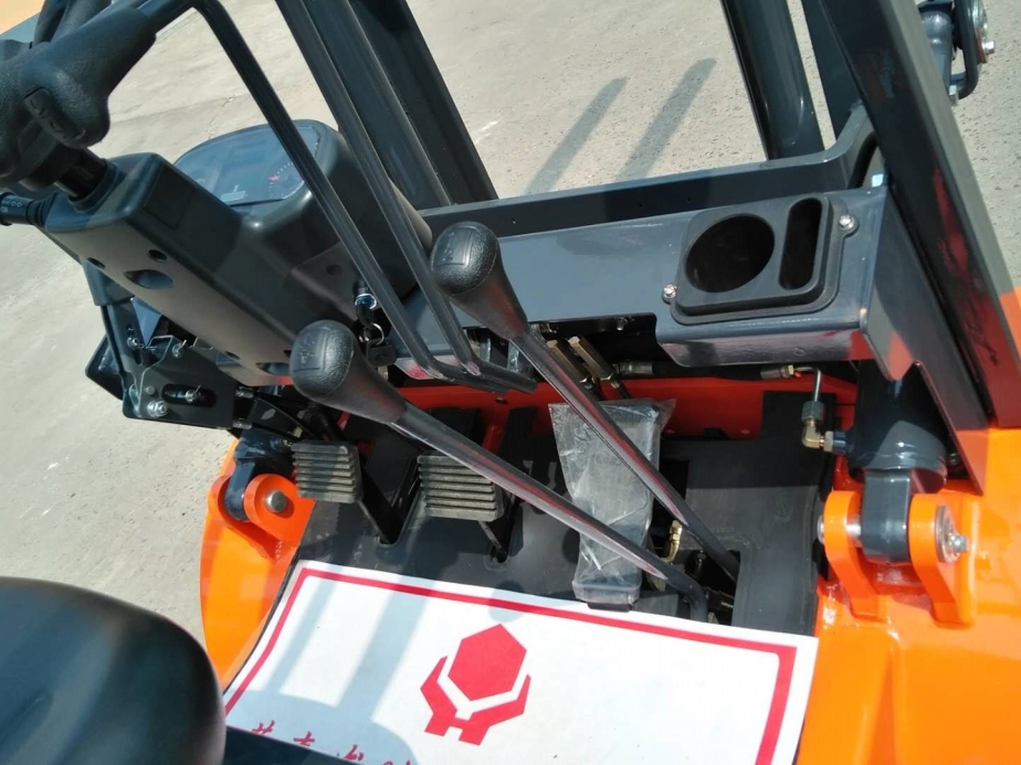 內(nèi)燃叉車